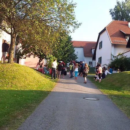 فندق مبيت وإفطار Feriendorf Herrensee ليتشاو